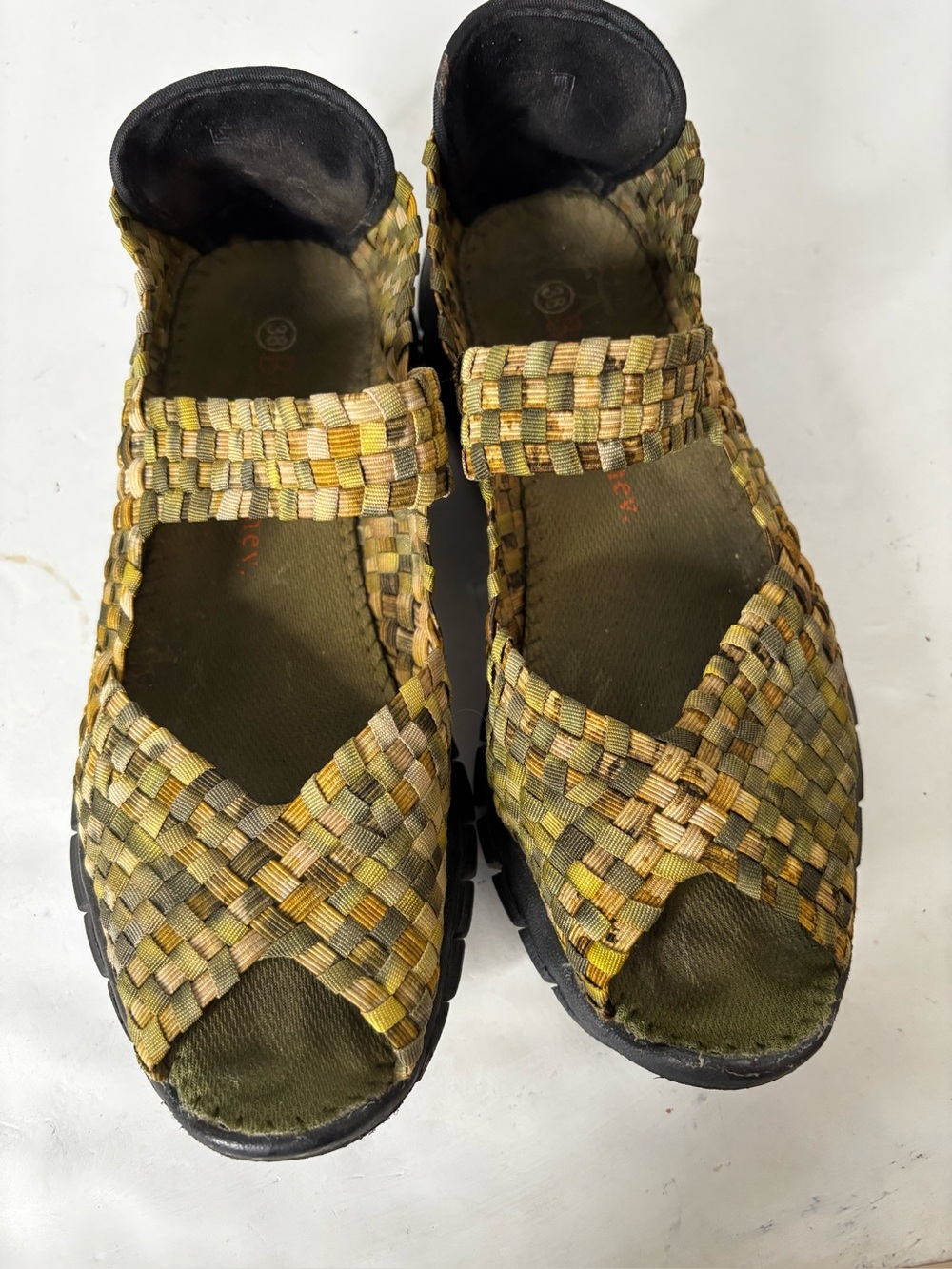 bernie mev. Woven Olive Green and Tan Leather Flats. Open Toe and Heel Sz 38